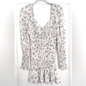 ⭐️5/$25⭐️ White Floral Smocked Dress